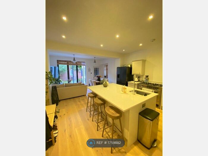 3 Bedroom Semi-Detached House To Rent In Aldren Road, London, SW17
