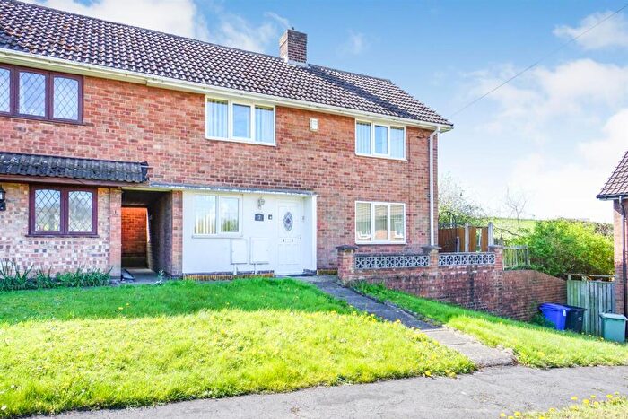 3 Bedroom House For Sale In The Crescent, Brimington, Chesterfield, S43