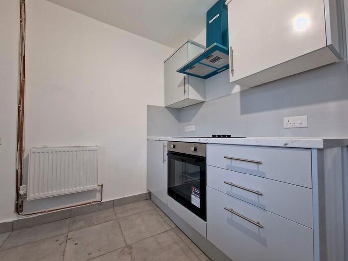 4 Bedroom Terraced House To Rent In Penarth Road, Cardiff, CF11