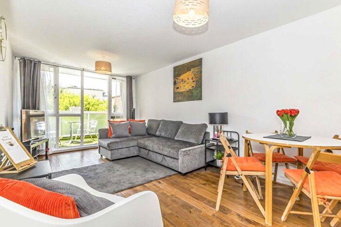 1 Bedroom Flat To Rent In Brecknock Road, London, N7