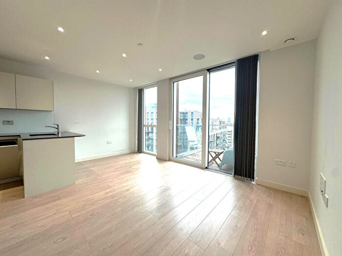 1 Bedroom Apartment To Rent In Parkhouse, Kayani Avenue, London, N4
