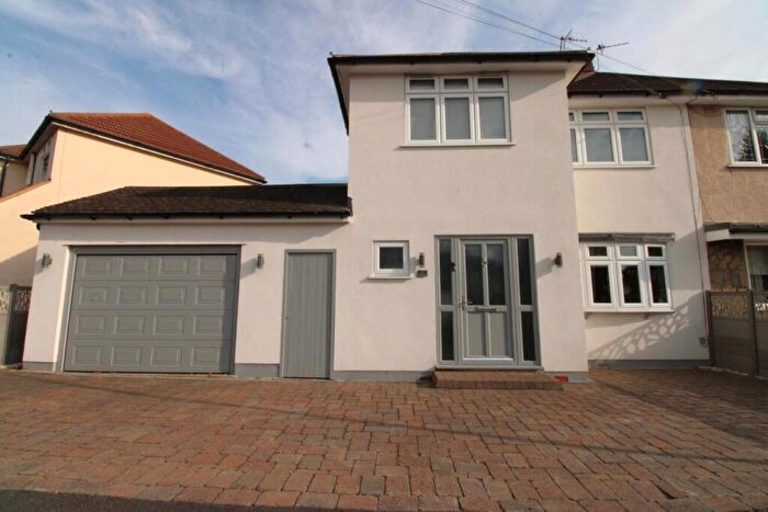 4 Bedroom Semi-Detached House For Sale In Laburnham Walk, Hornchurch, Essex, RM12