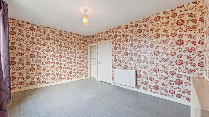 2 Bedroom Semi-Detached House For Sale In Curzon Street, Ruchill, Glasgow, G20