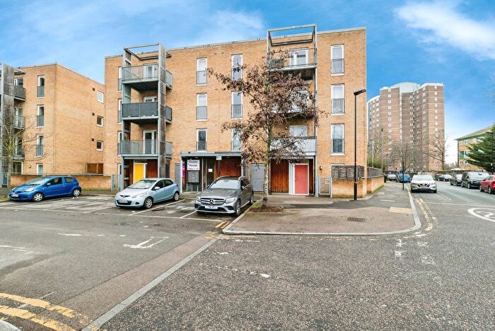 2 Bedroom Flat For Sale In Walton Road, Manor Park, London, E12