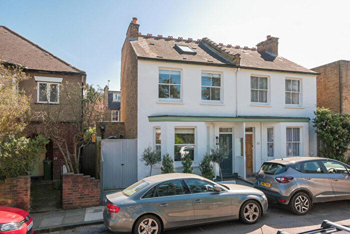3 Bedroom Semi-Detached House To Rent In Stanley Road, SW14