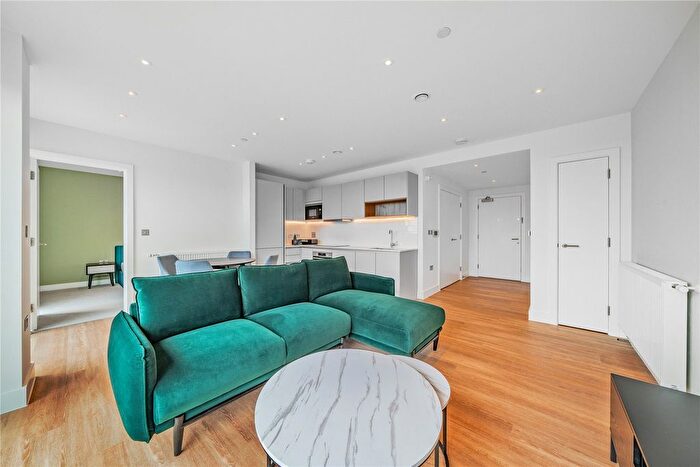 1 Bedroom Flat To Rent In Henley Cross, London, SE3