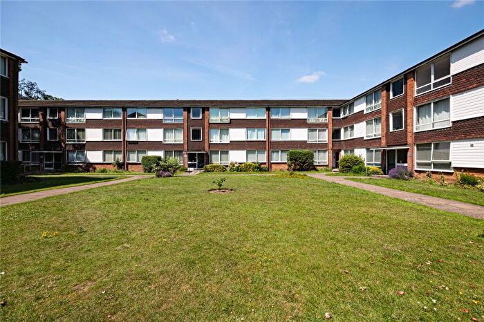 2 Bedroom Apartment For Sale In West Court, Goldington Green, Bedford, Bedfordshire, MK41