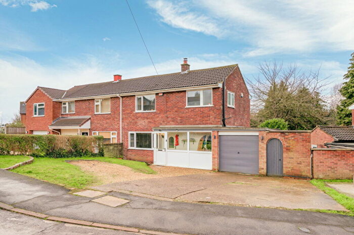 3 Bedroom Semi Detached House For Sale In Bridge End Grove In Grantham, NG31