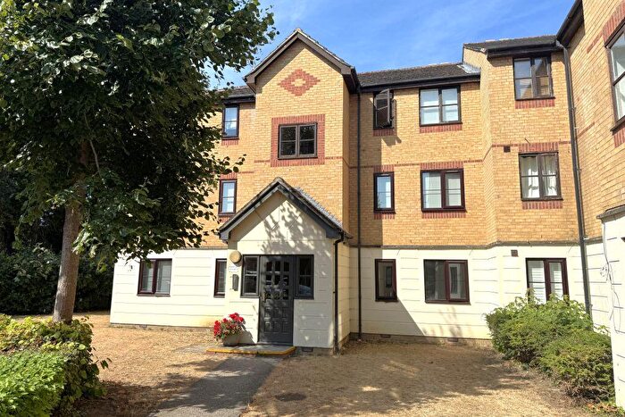2 Bedroom Flat For Sale In Mullards Close, Hackbridge, Surrey., CR4