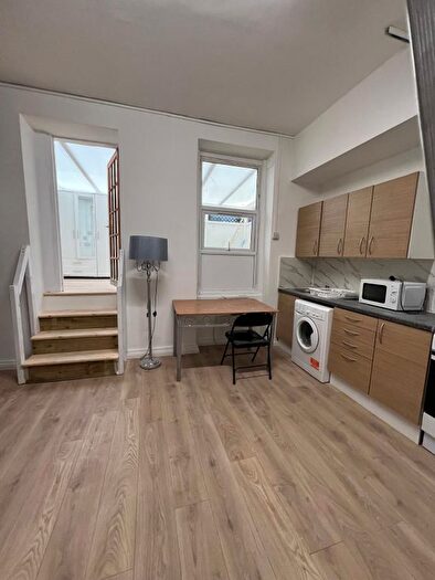 1 Bedroom Flat To Rent In Stoke Newington High Street, London, N16