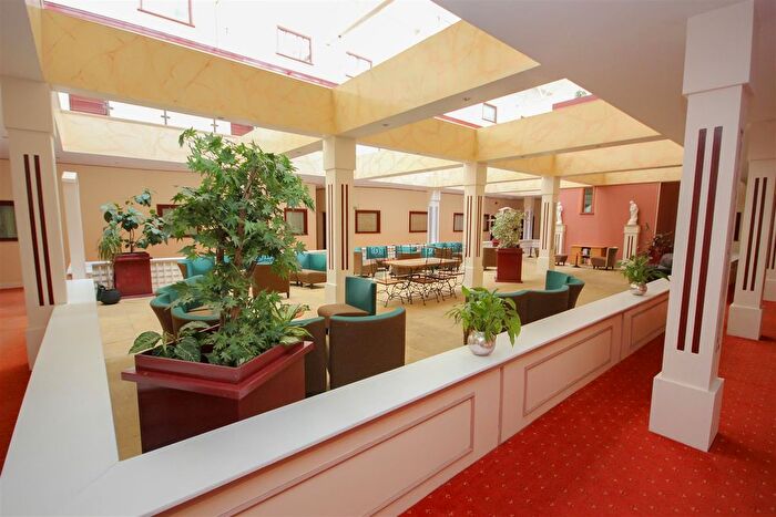 2 Bedroom Flat To Rent In Lime Grove, Rushden, NN10
