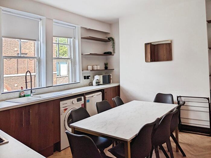 3 Bedroom Apartment To Rent In Mare Street, London, E8