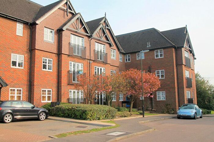 2 Bedroom Apartment To Rent In Bedroom Ground Floor Apartment In Worth, RH10