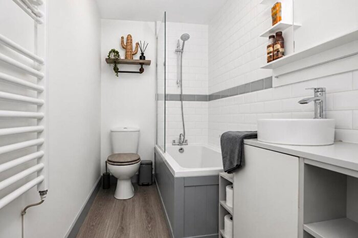 1 Bedroom Flat For Sale In Hill Lane, Southampton, SO15