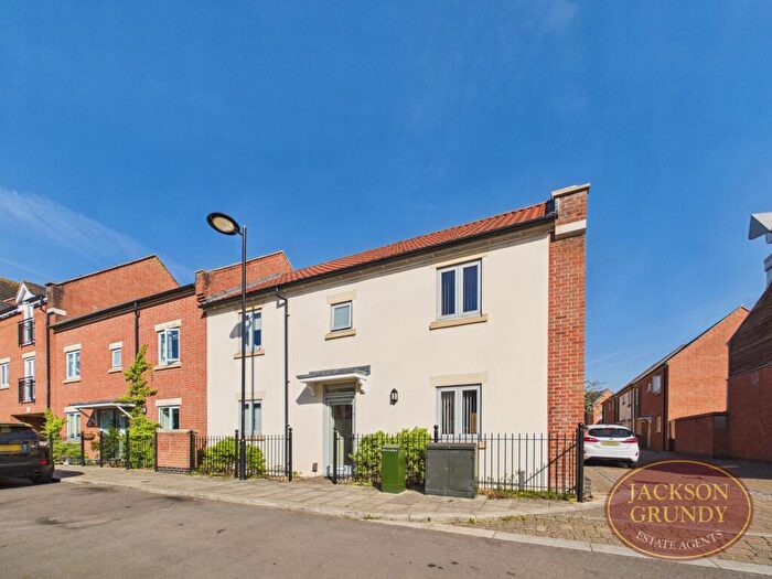 4 Bedroom End Of Terrace House For Sale In Mill Pond Drive, Upton, NN5