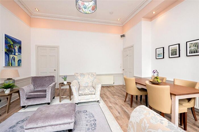2 Bedroom Flat To Rent In Broughton Place, Edinburgh, EH1