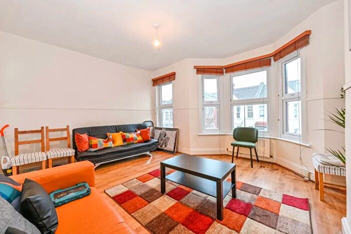 1 Bedroom Flat To Rent In Springfield Road, London, N15