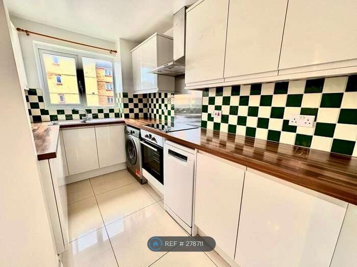 2 Bedroom Flat To Rent In Henderson Court, London, SE14