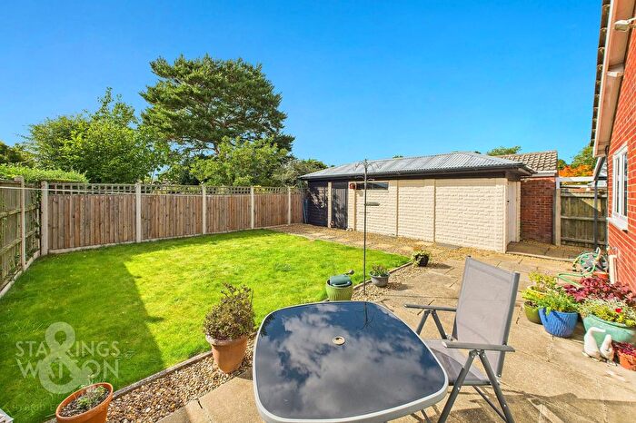 2 Bedroom Detached Bungalow For Sale In Station Road, Lingwood, Norwich, NR13