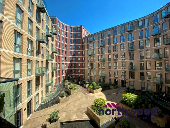 2 Bedroom Flat To Rent In Essex Street, City Centre, Birmingham, B5