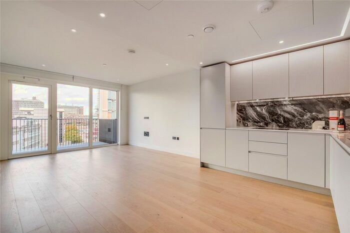 1 Bedroom Flat To Rent In Lincoln Apartments, Fountain Park Way, London, White City Living, W12