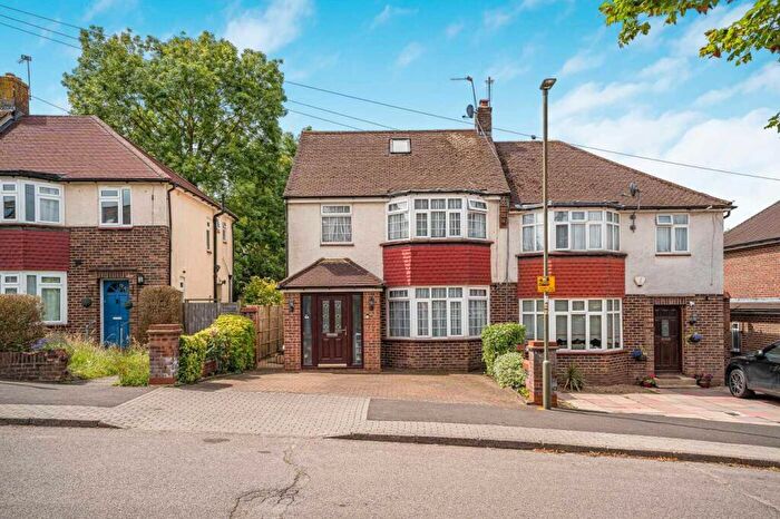 4 Bedroom Semi-Detached House For Sale In Linthorpe Road, Cockfosters, EN4