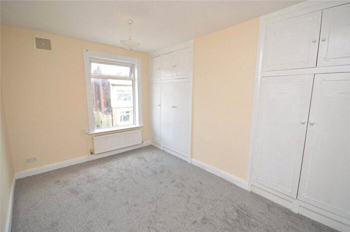 2 Bedroom Terraced House To Rent In Firth Mount, Leeds, West Yorkshire, LS11