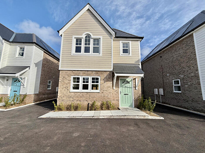 3 Bedroom Detached House For Sale In Blandford Road, Hamworthy, Poole, BH15