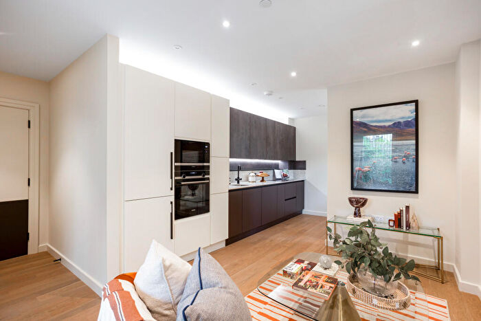 2 Bedroom Apartment For Sale In The Clay Yard, West Hampstead, NW6