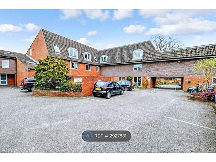 1 Bedroom Flat To Rent In Homegreen House, Haslemere, GU27