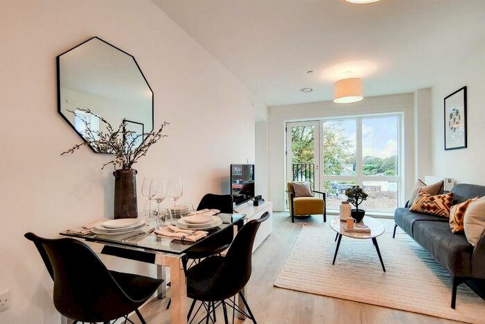 2 Bedroom Flat To Rent In Eden House, Hounslow, TW3