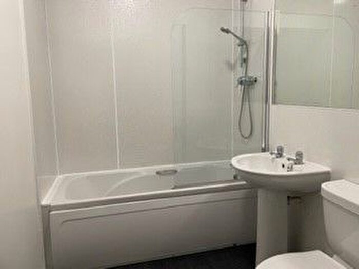 2 Bedroom Flat To Rent In Castlehill, City Centre, Aberdeen, AB11