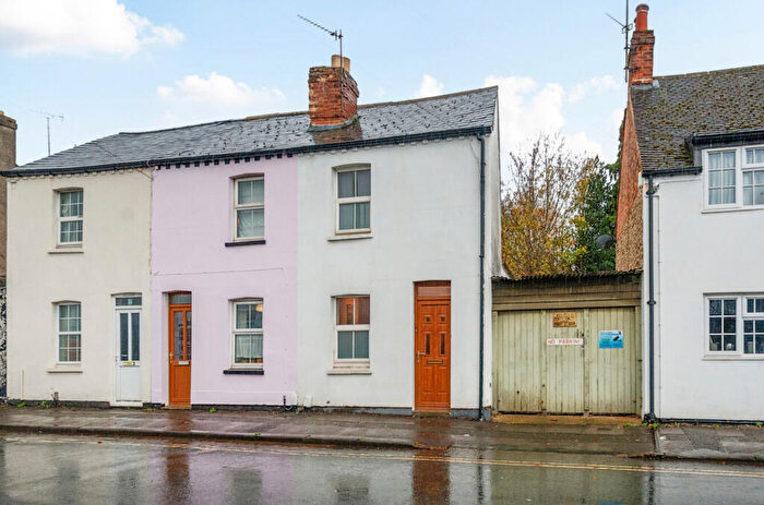 2 Bedroom End Of Terrace House For Sale In Marsh Road, Oxford, Oxfordshire, OX4