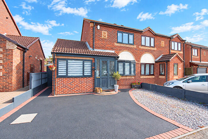 2 Bedroom Semi-Detached House For Sale In Pinewood Avenue, Wood End, CV9
