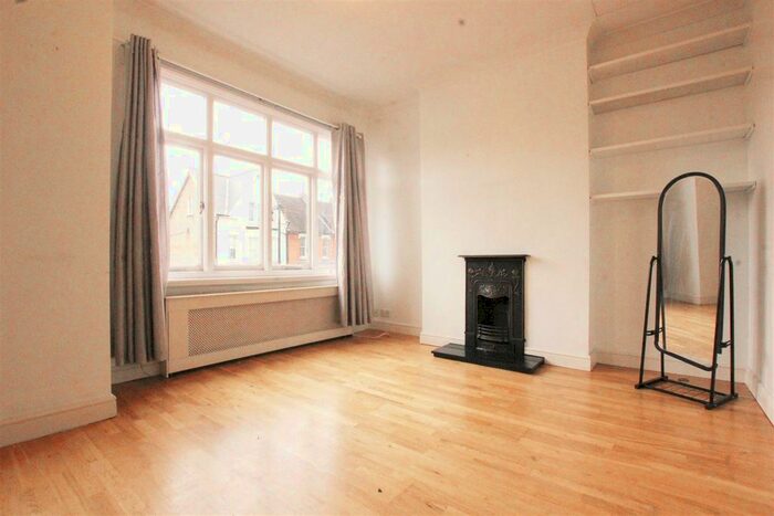 1 Bedroom Flat To Rent In Lascotts Road, Wood Green N22