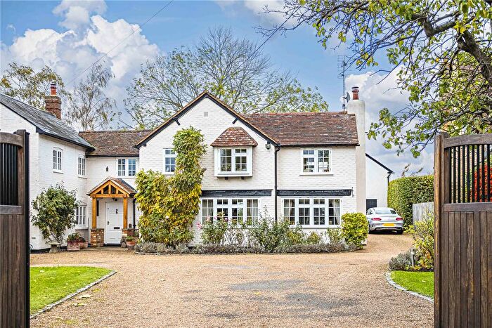 5 Bedroom Detached House For Sale In Leighton Road, Northall, Buckinghamshire, LU6