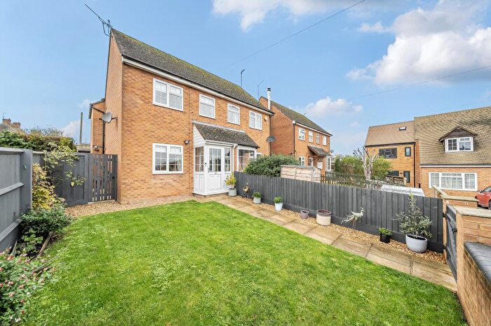 2 Bedroom End Of Terrace House For Sale In Stow-On-The-Wold, Gloucestershire, GL54