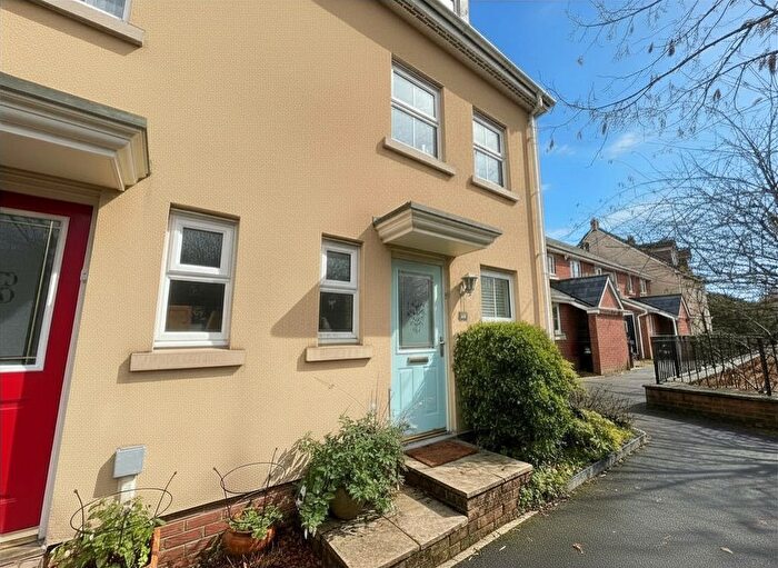 3 Bedroom Semi Detached House For Sale In Oakfields, Tiverton, EX16