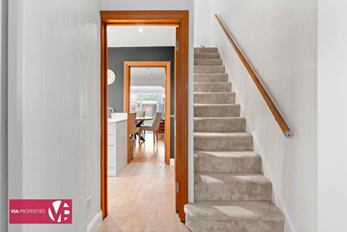 2 Bedroom Semi-Detached House For Sale In Palmers Grove, Nazeing, EN9