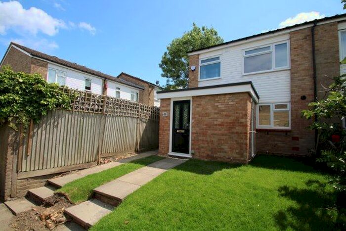 3 Bedroom End Of Terrace House To Rent In Court Wood Lane Viney Bank, Croydon, CR0