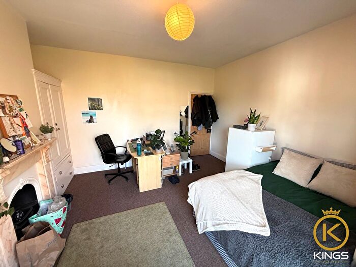 4 Bedroom Terraced House To Rent In Playfair Road, Southsea, PO5