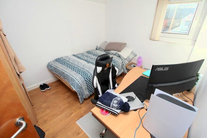 6 Bedroom Terraced House To Rent In Llantwit Road, Treforest, Pontypridd, CF37