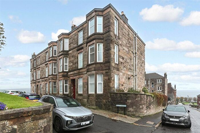 2 Bedroom Flat For Sale In Castle Gardens, Gourock, Inverclyde, PA19