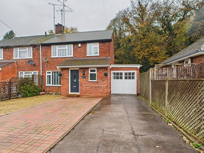 3 Bedroom End Of Terrace House For Sale In Rodway Road, Tilehurst, Reading, RG30