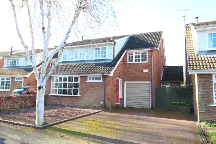 4 Bedroom Detached House For Sale In Tennyson Road, Lutterworth, LE17