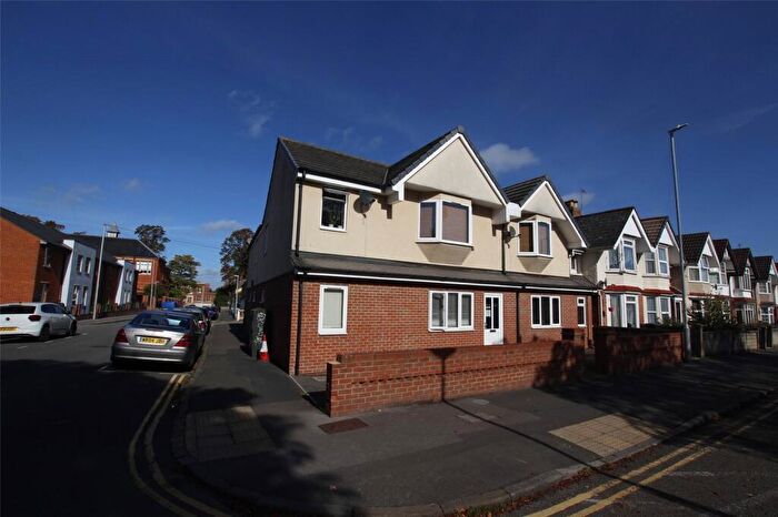 1 Bedroom Apartment To Rent In Groundwell Road, Swindon, SN1