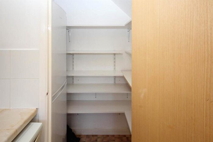 1 Bedroom Terraced House To Rent In Blackthorn, CB4