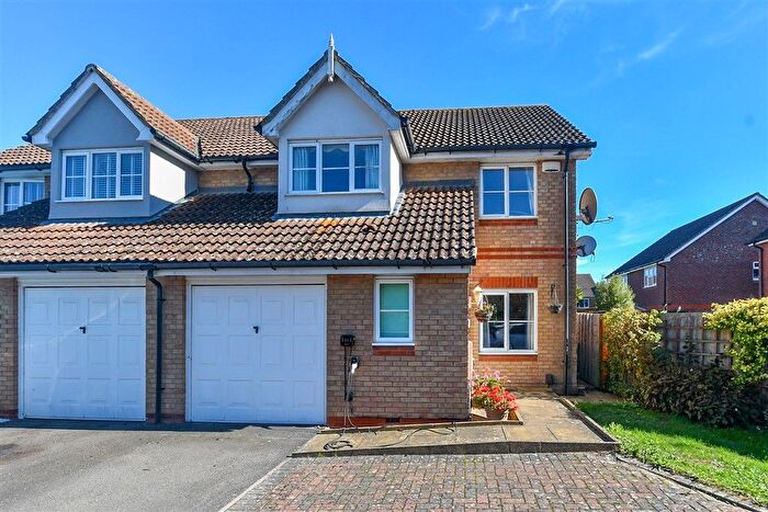 3 Bedroom Semi Detached House For Sale In Skylark Way, Kingsnorth, Kent, TN23