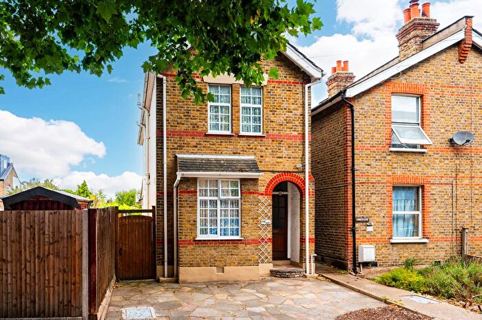 3 Bedroom Detached House For Sale In Dickerage Lane, New Malden, KT3