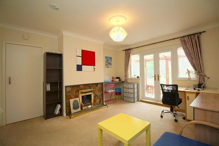 2 Bedroom Semi-Detached Bungalow To Rent In Seward Street, Loughborough, LE11